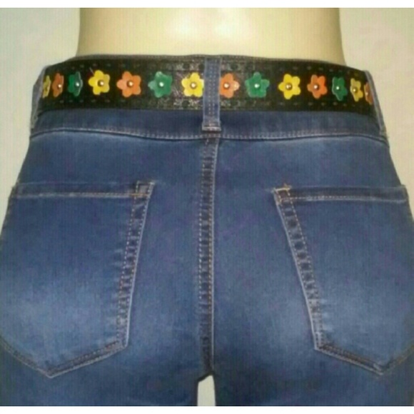 Black Flower Belt - Picture 3 of 3